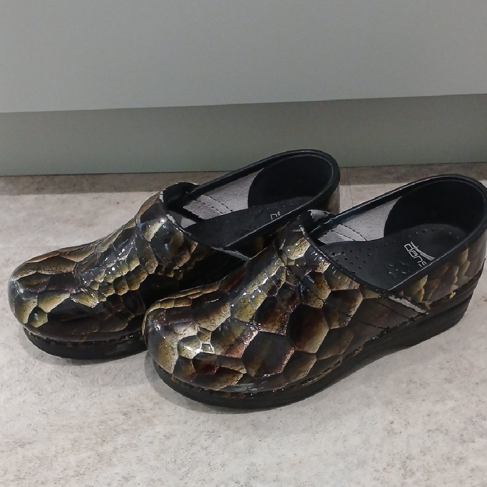 Dansko Green Snakeskin Print Clogs - Picture 2 of 6